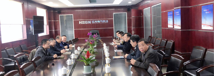 大力支吃祗业高质量发展，推进实体经济健全成长