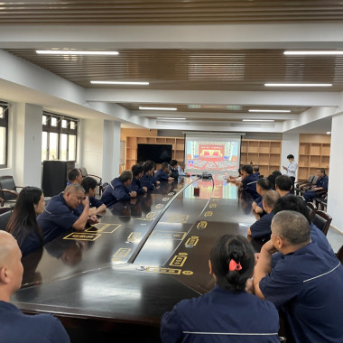 德赢电气集团组织集中收看党的二十大开幕会盛况